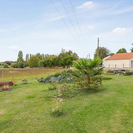 Appartement Accueillant A Mortagne Sur Gironde 45 M² Terrasse Exteriör bild