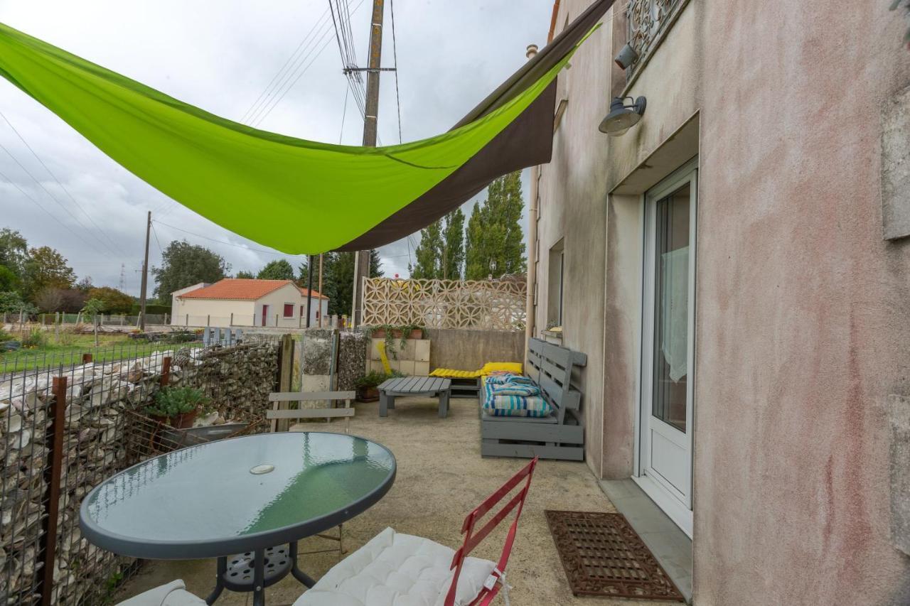 Appartement Accueillant A Mortagne Sur Gironde 45 M² Terrasse Exteriör bild