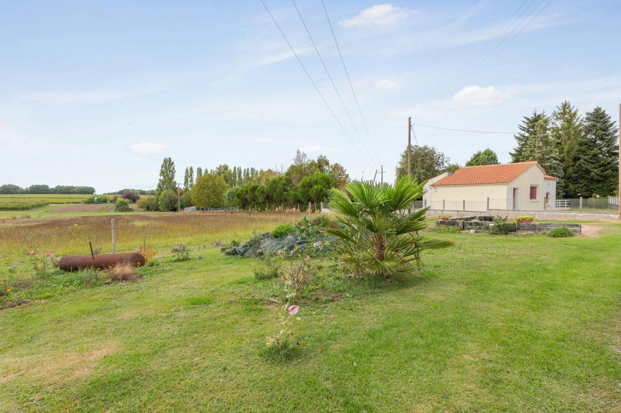 Appartement Accueillant A Mortagne Sur Gironde 45 M² Terrasse Exteriör bild